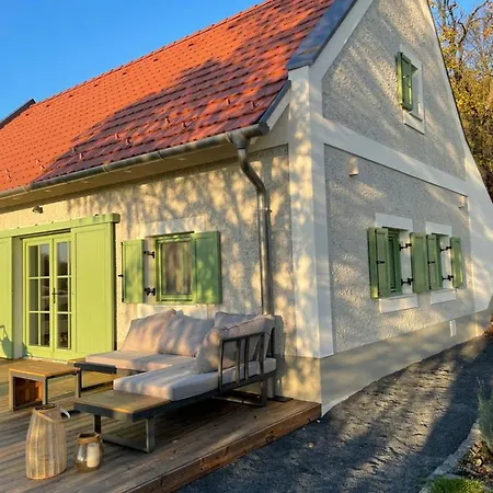 Pince A Hegyen 度假居 *